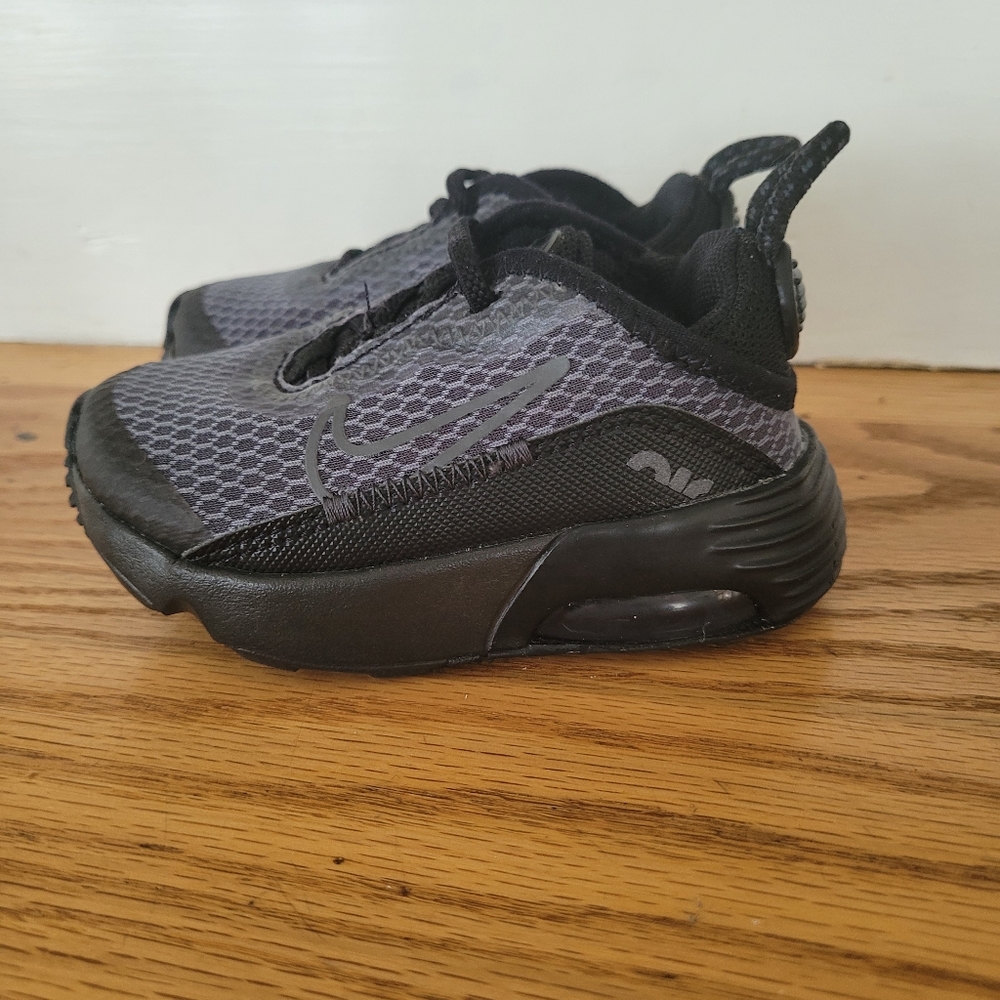 nike - Picture 4 of 4